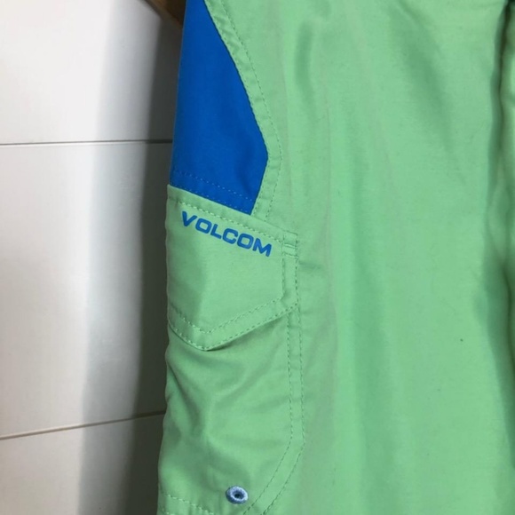 Volcom bathing suit - Picture 2 of 4